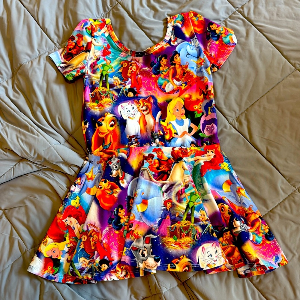 Wrk skirted Leo - disney print